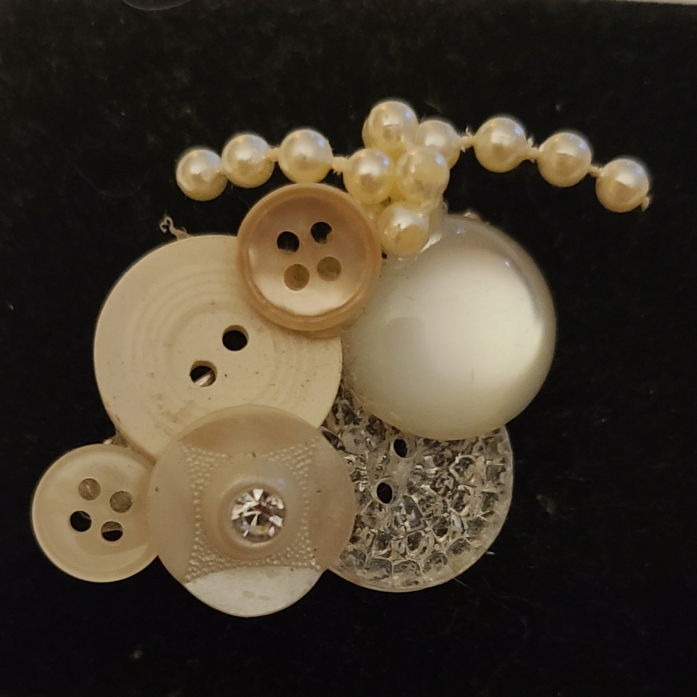 Antique button pin